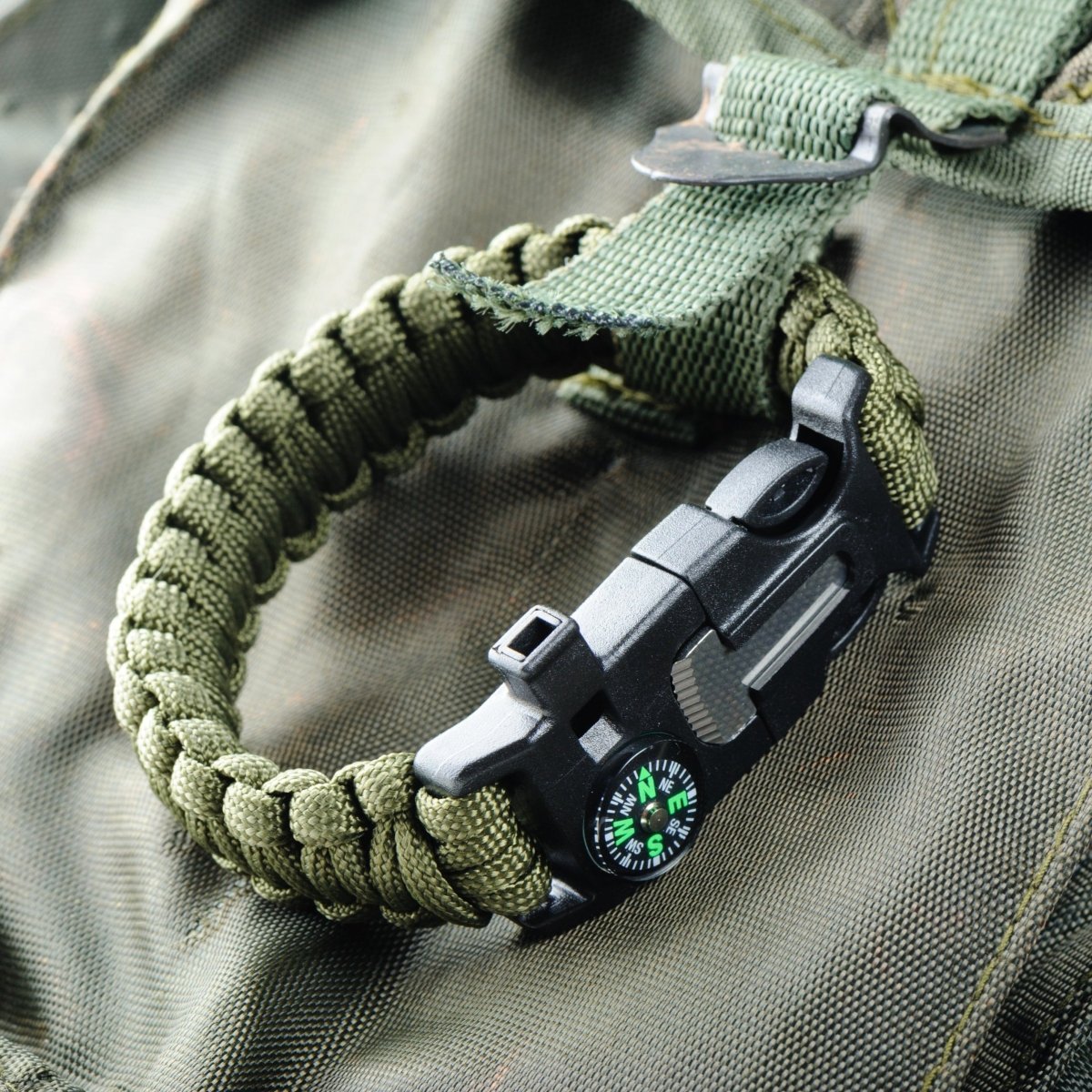 Durable Paracord Survival Bracelet with Compass and Knife | Active Peaks - Active Peaks
